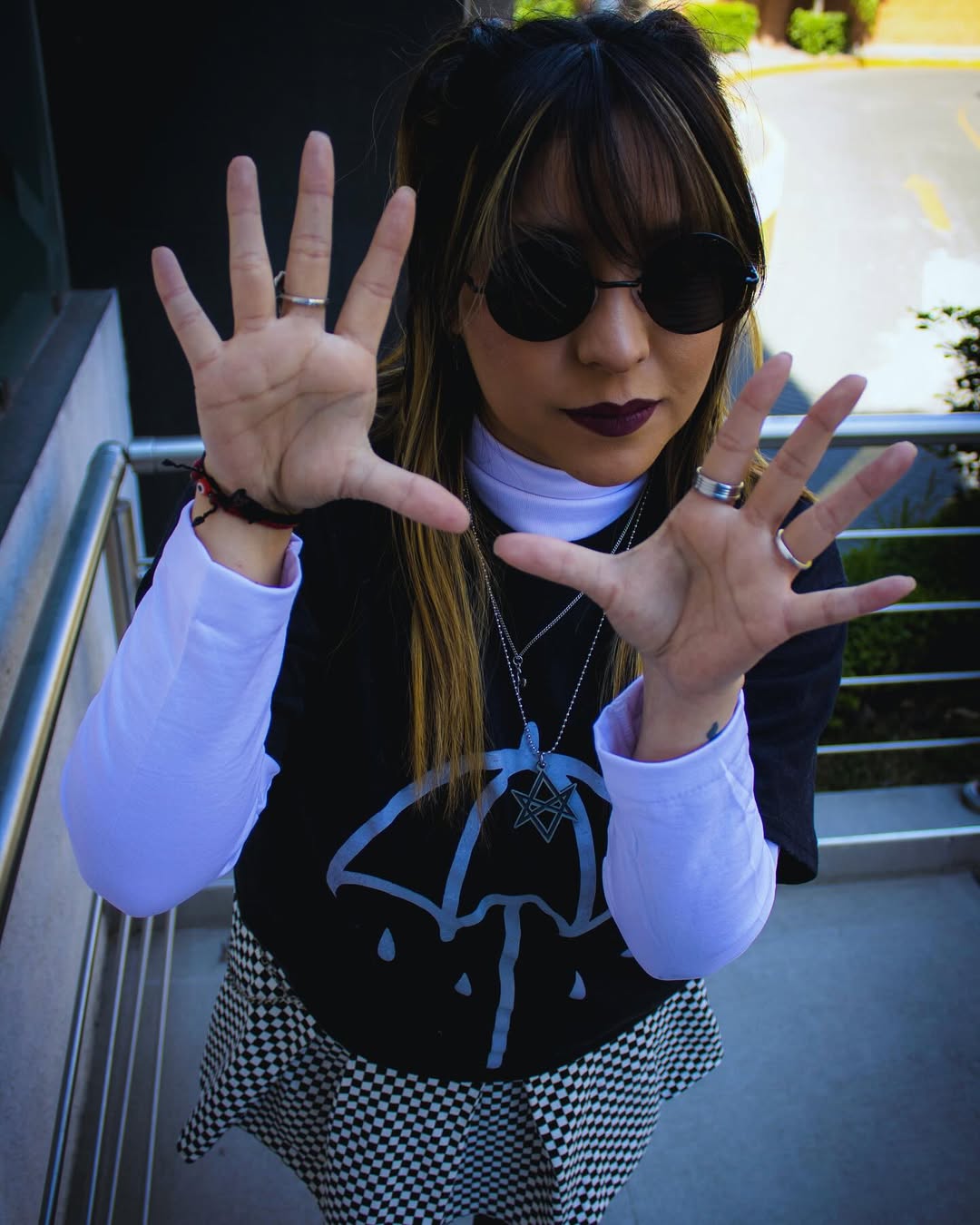 Sesión estilo Nu Metal con el @voidraww 📸🖤 #photography #photographer #nümetal #metalgirl #met