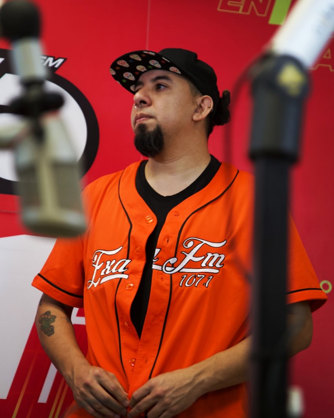 Somos voz viva para transmitir emociones, vivencias e ideas. #exa #exafm #voiceofafricaradio #ra